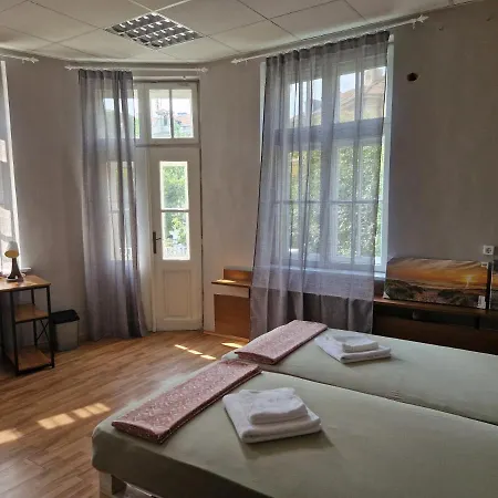 Lambo's Corner - Guest Pensionat