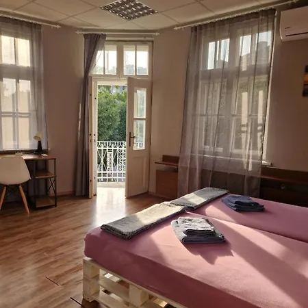 Lambo's Corner - Guest Pensionat *