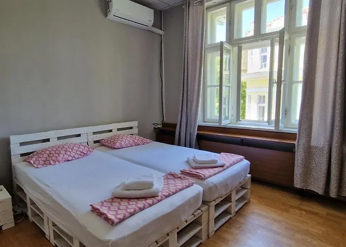 Lambo's Corner - Guest Gæstehus